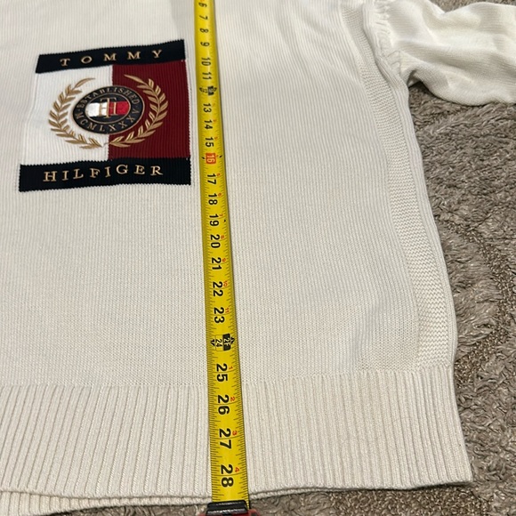 Tommy Hilfiger Brand new sweater. - Picture 14 of 14